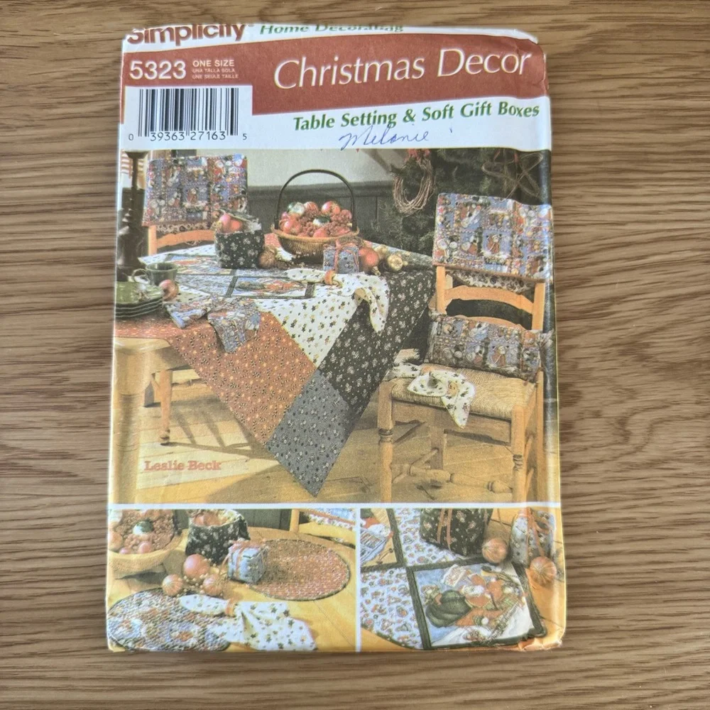 Simplicity Festive Table Setting Pattern - Picture 1 of 4